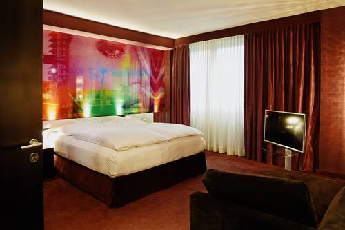 Urlaub in Köln mit Übernachtung in der Junior Suite des Hotel Savoy