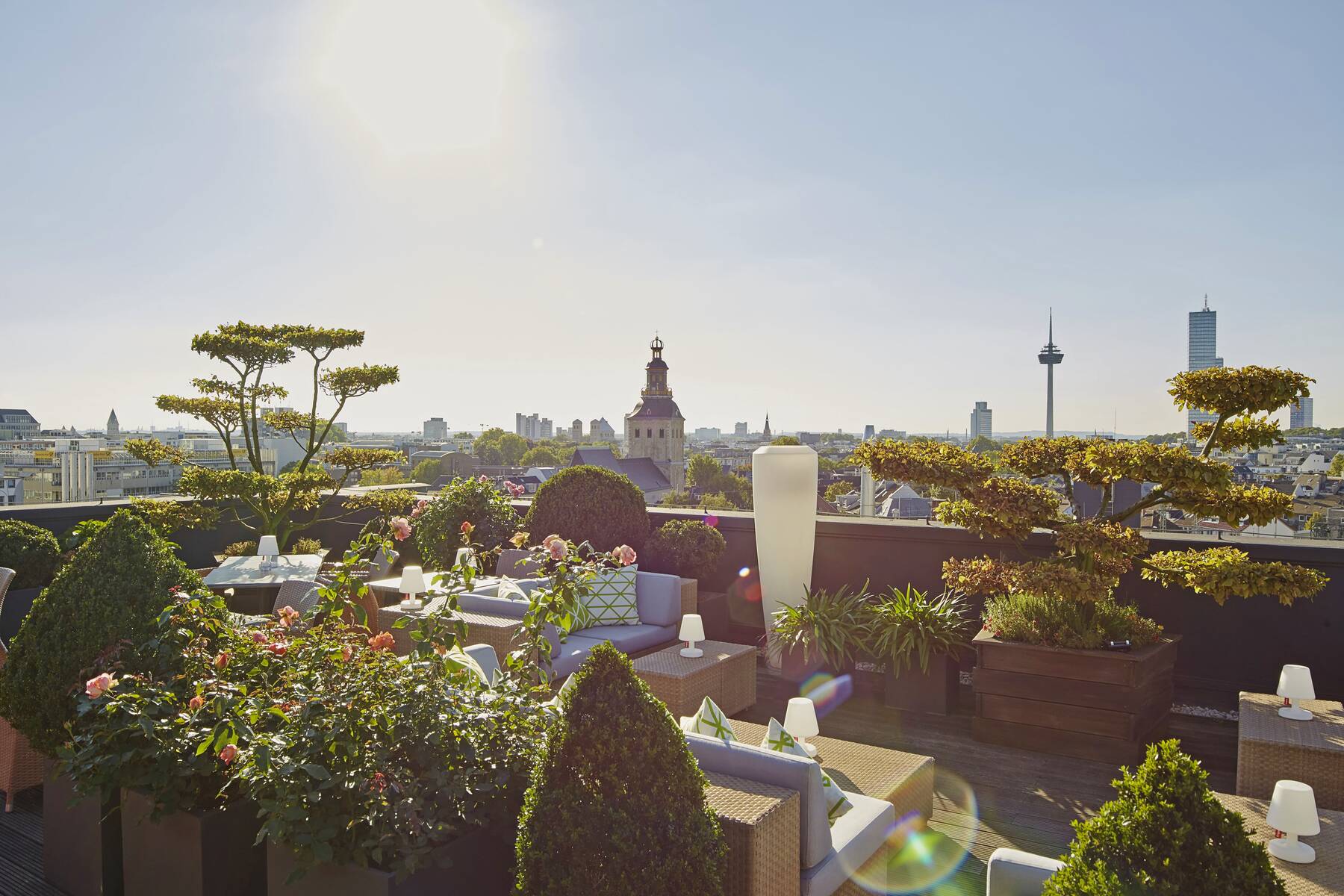 Rooftop Bar with a View of Cologne Cathedral | SAVOY Hotel Köln