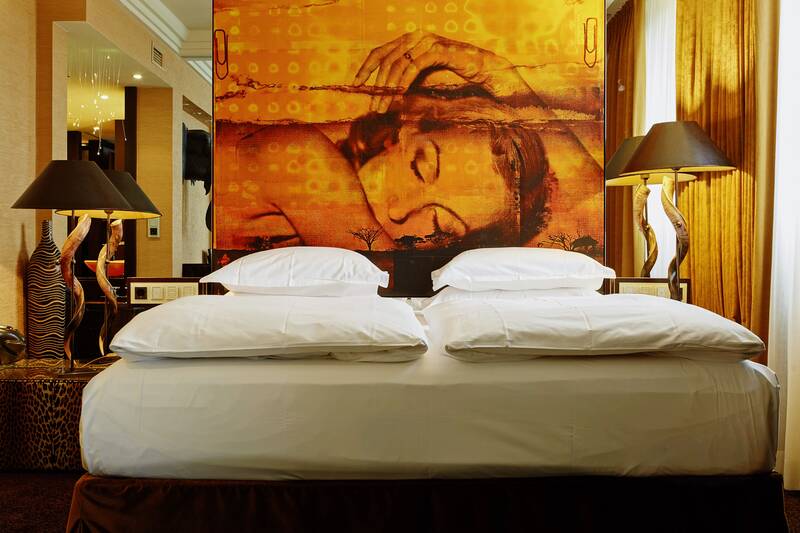 Privater Whirlpool in der Superior Suite – Übernachten im Hotel Savoy in Köln