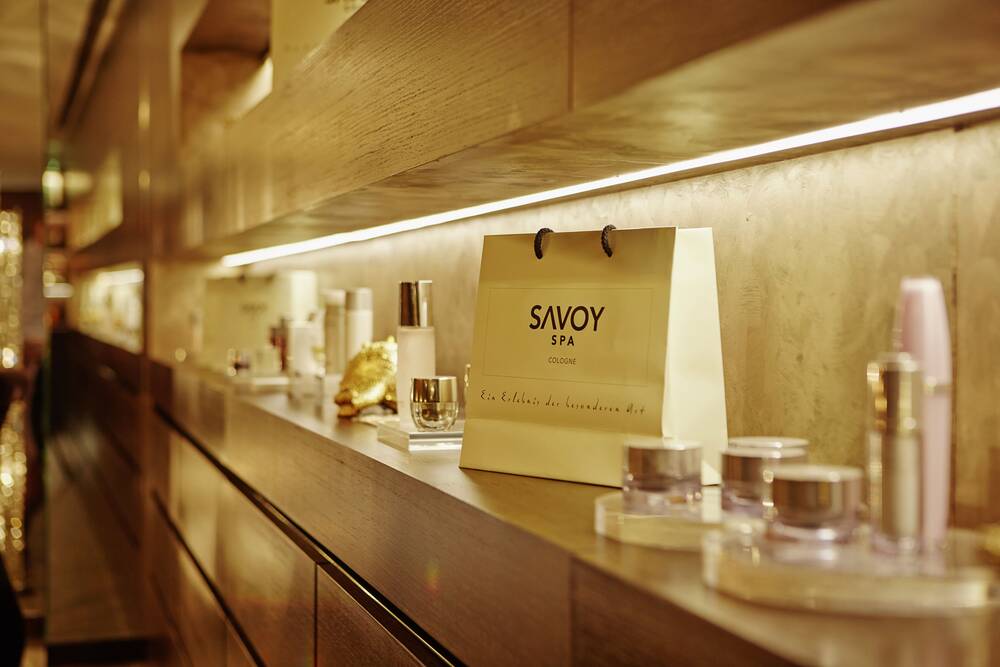 Luxury Face & Decoletté Treatment