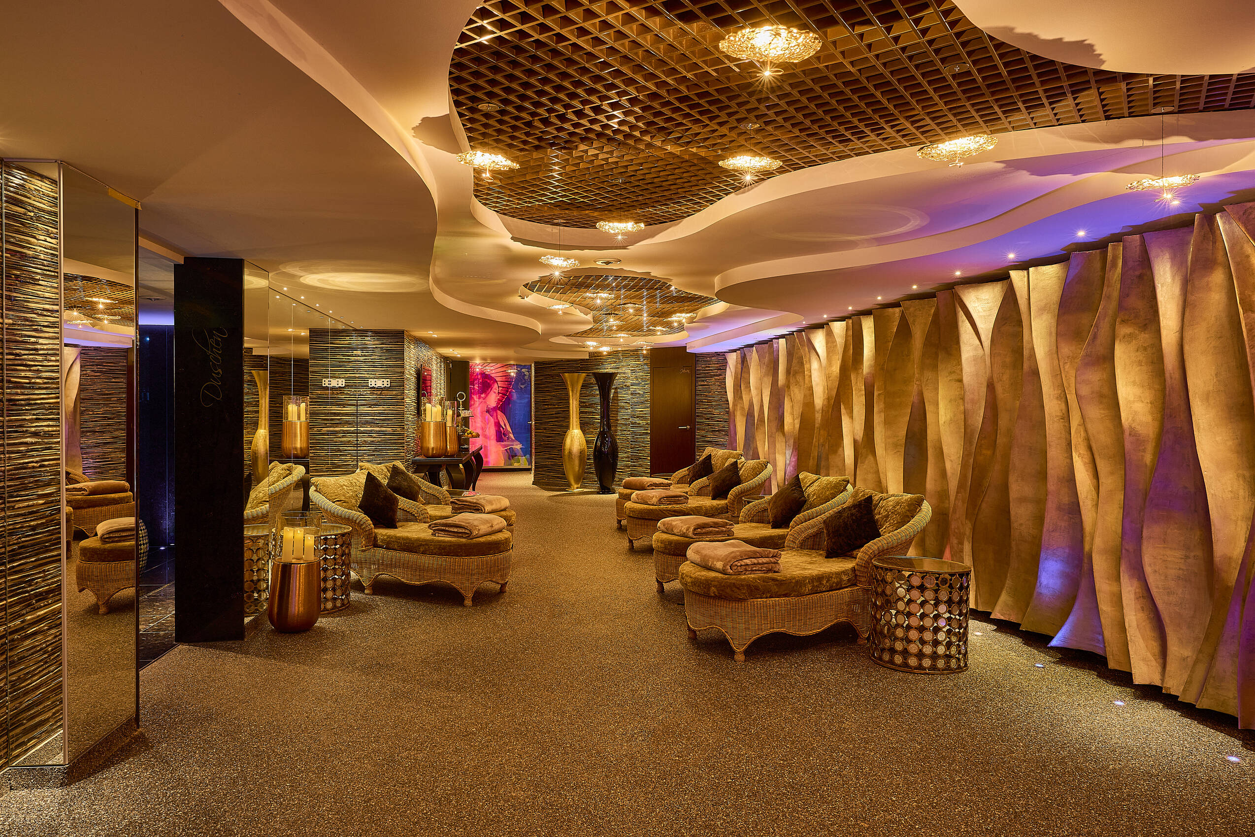 Wellnessurlaub im Hotel Savoy – Ruhe Lounge im Hotelspa mitten in Köln